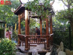 长沙中新森林海碳化木凉亭