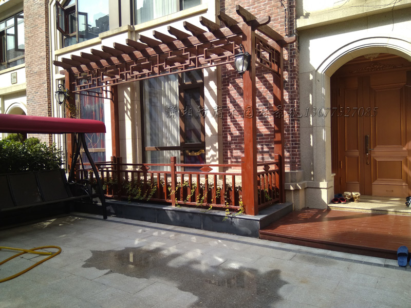 防腐木入户花架